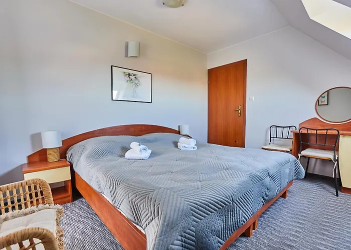 Avila Проживание в семье Нехоже