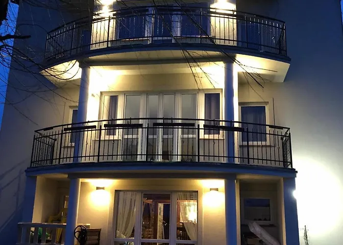 Проживание в семье Avila